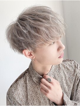 アンダーバーホワイト 天神店(_WHITE) 刈り上げマッシュ