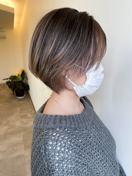 フェーディン(fa/din) バレイヤージュベージュ×ショートボブ