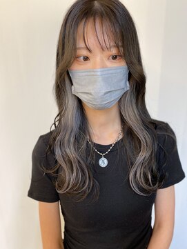 レフ(LEF) 【オダオススメ!】イヤリングペールシルバー×レイヤースタイル