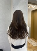 明るめカーキベージュのワンホンゆるウェーブヘア　恵比寿