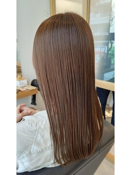 リュクスバトーバイトリコ 船橋南口店(Luxe BATEAU by tricot) ハイトーンベージュ