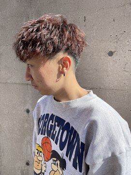 伊太利亜 ツイストスパイラルパーマ×ピンクブラウンカラー