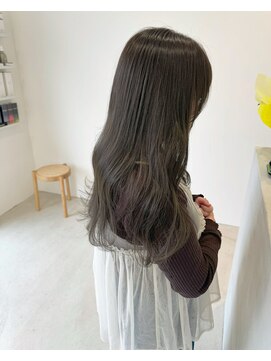 エメ 小山(Aimer) 透明感赤みなしオリーブグレージュ/ブリーチなし