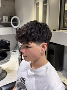 フランクスバーバーザスタンド(Frank’s barber the stand) メンズヘアF