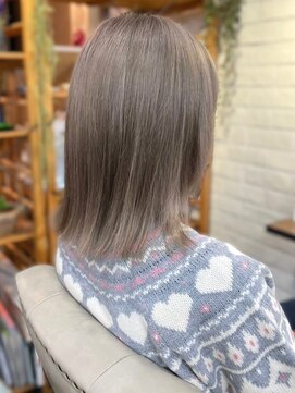 リコ 池袋東口店(Liko) ホワイトグレージュ　ハイトーン　ケアブリーチ　透明感カラー