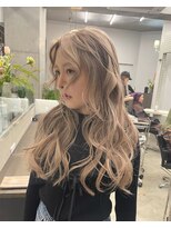 ヴァーディ オモテサンドウ(Vardy omotesando)&nbsp;グレージュ・ハイトーンロング・表参道・ミルクティーカラー