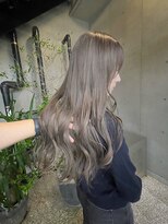 ヴァーディ オモテサンドウ(Vardy omotesando)&nbsp;グレージュカラー・ケアブリーチ・表参道・ハイトーンロング