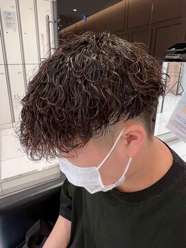 グロップ 町田(GLOP) トレンド感あるメンズ波巻きパーマ