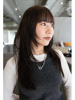 ジーレ 南堀江(jiire)の写真/印象を決める顔周り。計算されたレイヤーカットで、絶妙なニュアンスと抜け感を纏う洗練スタイルへ