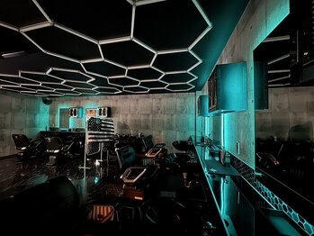 バーバー ショップ ネオ(BARBER SHOP NEO)の写真/【忙しいメンズに30分で完結】宇都宮で22時まで営業|仕事帰りに第一印象を整えるメンズ専門店