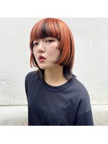 クク(QUQU)&nbsp;アウターオレンジと顔まわりの個性