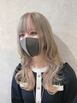 リアイス(Re:ICE) ホワイトグレージュミルキーピンクインナーカラーロングウルフ