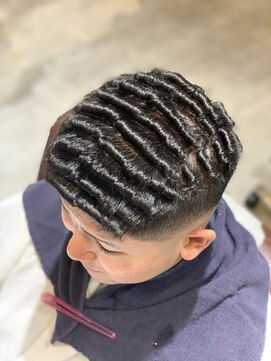 ハングアウト(Hangout) バーバースタイル/フェードカット/クロップスタイル/濡れパン