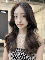 アイヴィー(IVY) 小顔に見せる韓国ヘア 流れる顔まわりカット 透明感カラー