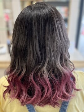 ヘアークリアー 春日部 チェリーピンクグラデーション/ダークグレーと相性抜群/春日部