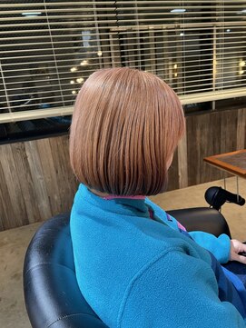 ビハインドザカーテン(BEHIND THE CURTAIN) ハイトーンピンクベージュ【小顔/ワンレン/ボブルフ】