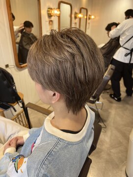 アメラボ(AmeLab) 【名古屋天白区】濃いめのミルクティーシースルーマッシュウルフ