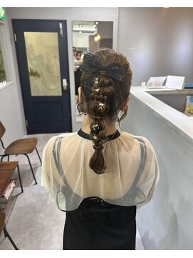 アンルポン 梅田(un le pont) 【un le pont梅田】お呼ばれポニーアレンジ♪