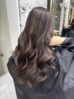 リア(riah) 似合わせハイライト/透明感/外国人風カラー/ロング