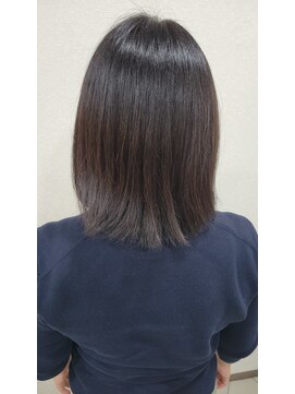 コンテ(CONTE) 外ハネ伸ばしかけ前下りボブ