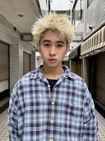 スパイキーショート/抜きっぱなしブロンドヘア/ケアブリーチ