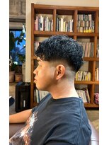 ビハインドザカーテン(BEHIND THE CURTAIN)&nbsp;【癖毛を活かす】メンズフェードスタイル