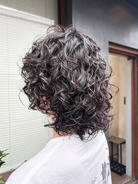 トオ(TOH) ミディアムレイヤーウルフパーマハードパーマくるくるパーマ