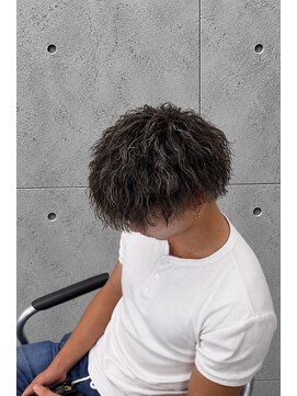 シンプル(Simple) 細めメッシュ×縦落ちツイストスパイラルパーマ