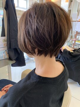 レイフィールド 光の森店 前下がりショートボブ