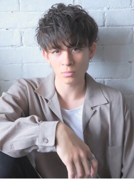 ワンス(Once) once シアーグレージュ ハイライト 束感ショート by.KOHEI