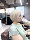 磐田でできる！ホワイトカラー×ショートヘア