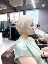 ライフイズ 磐田本店(Life is...)&nbsp;磐田でできる！ホワイトカラー×ショートヘア