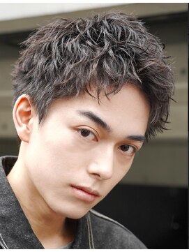 レタッチ バイ フィフス 天神大名(RETOUCH by fifth) スパイキーショートパーマビジネスヘアメンズパーマ刈り上げ