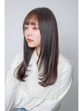 ルフュージュ バイ プロデュース 相模大野店(Refuge by Produce) チョコレートブラウン/レイヤーカット/ストレートロング