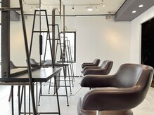 進 白楽店(shin ENGINED BY Loops)の雰囲気（明るい店内です）