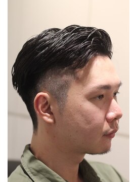 キングスマントーキョー 多摩センター2nd(KINGSMAN TOKYO) 七三分け×ツーブロックスタイル