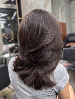 エッセンザ 梅田(ESSENZA)&nbsp;ミディアムレイヤー　海外レイヤーカット