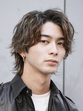 《*立体感のある動きが魅力的*》ツイストスパイラルパーマ×ハイライトで男らしい印象に＊[名駅/ウルフ]