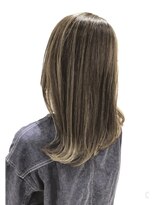 アルム(arum) 艶ハイライトが映える大人ロング