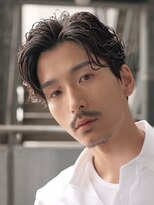 レタッチバイフィフス(RETOUCH by fifth)&nbsp;センターパートメンズマッシュパーマニュアンスパーマ刈り上げ