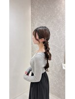 エムツー(mtm)&nbsp;ツイン編みおろし×ゆるふわアレンジ