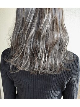 クレッセント ベイ(Crescent Bay) マーメイドアッシュ/毛先パーマ/くせ毛風/フレンチボブ/セミディ