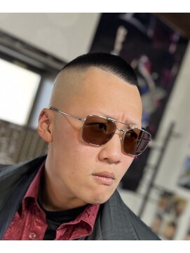 ピシャッとニ代目銀二郎 スキンフェードカット