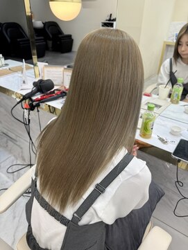 シェノン 心斎橋(CHAINON) ミルクティーベージュ/レイヤーカット/髪質改善カラー