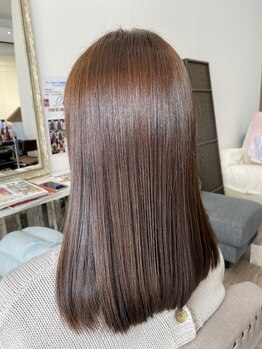 エミー(Emmy)の写真/あなたに合わせたこだわりのケアで理想の質感を叶え、するんとまとまる手触りの良い髪へ♪