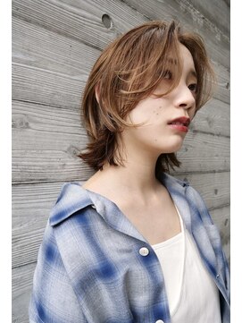 ソルト 舞鶴店(Salt) ミディアムレイヤー/ソフトウルフ/ハイライトカラー/ベージュ