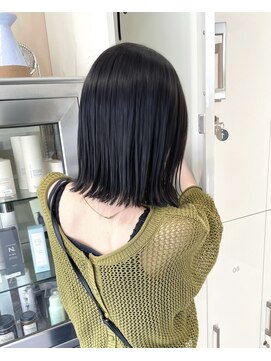 ローヴ 梅田(L'aube) 髪質改善　切りっぱなしボブ　大人ボブ 　ブルーブラック