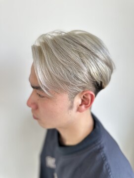 カットアンドトータルビューティ ヴァンキャトル(Cut&Total Beauty VINGT QUATRE) ホワイトベージュcolor