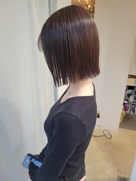 ツイギー 宮西店(TWiGGY) 髪質改善ぱつっと切りっぱなしボブ