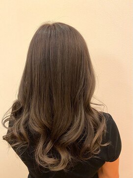 ヒカ ヘアーデザイン(Hika hair design) 透け感☆グラデーションカラー